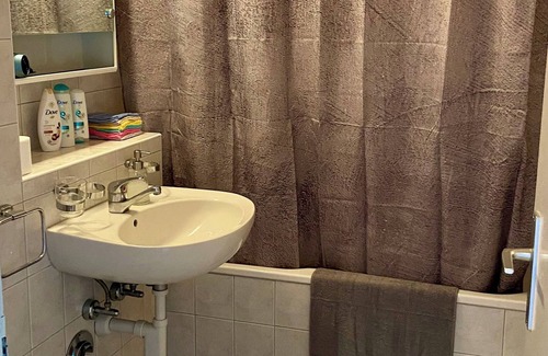 Kloten Apartment | Cozy apartment close to Zurich Airport and City