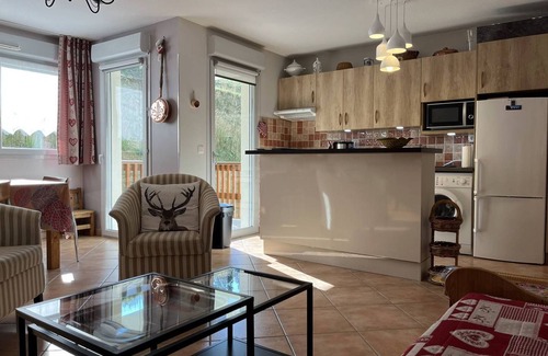 Villard-de-Lans Apartment | Cozy Apartment with Balcony, WiFi, and Free Parking near Ski Slopes