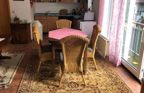 Oberveischede Apartment | Cozy Apartment in Bruchhausen with Terrace