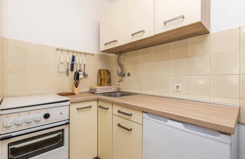 Barbat na Rabu Apartment | Cozy apartment in Barbat-Rab with WiFi