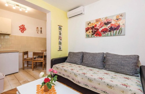 Barbat na Rabu Apartment | Cozy apartment in Barbat-Rab with WiFi