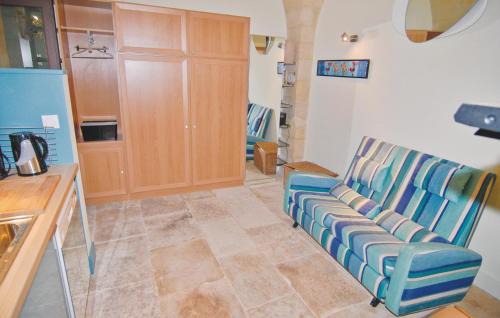 Beaucaire Apartment | Cozy Apartment In Beaucaire With Wifi