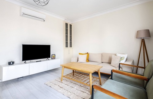 Bostanci Apartment | Cozy Apartment in Bostanci, Kadikoy