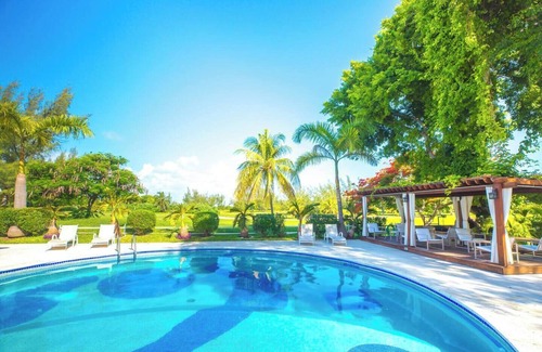 Zona Hotelera Apartment | Cozy Apartment in Cancun, Hotel Zone!
