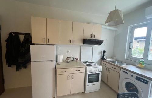 Kiato Apartment | Cozy Apartment in central Kiato