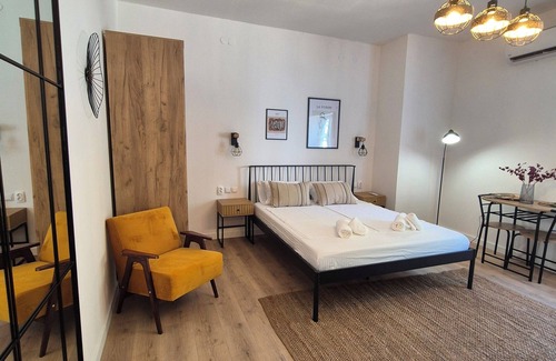 Mostar Apartment | Cozy apartment in charming Mostar with WiFi, AC