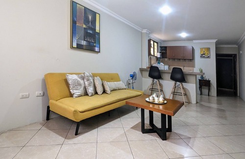 Garzota Apartment | COZY APARTMENT IN FRONT THE AIRPORT 5minDriving 10minWalking