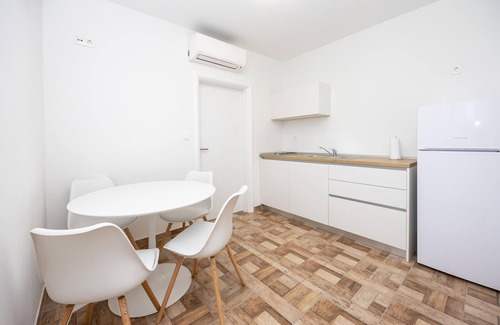 Imotski Apartment | Cozy apartment in Donji Vinjani
