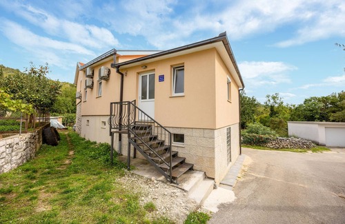 Imotski Apartment | Cozy apartment in Donji Vinjani