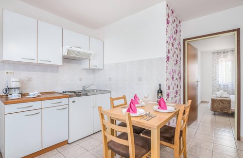 Jurandvor Apartment | Cozy apartment in Jurandvor with WiFi