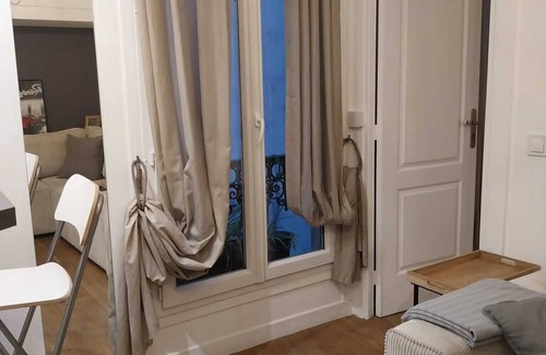 Arsenal Apartment | Cozy Apartment in Le Marais