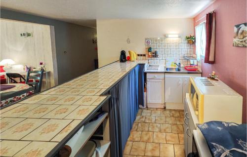 Loupian Apartment | Cozy Apartment In Loupian With Wifi