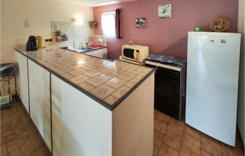 Loupian Apartment | Cozy Apartment In Loupian With Wifi