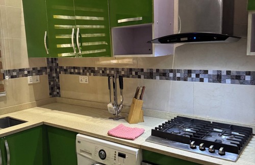 Accra Apartment | Cozy apartment in lovely Accra with WiFi, AC .