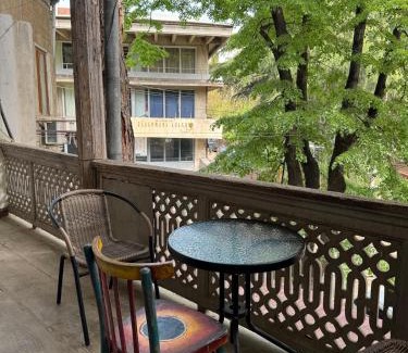 Sololaki Apartment | Cozy Apartment in Old Town Tbilisi