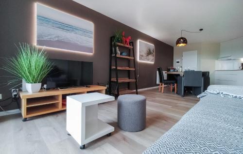 Mariakerke Apartment | Cozy Apartment In Oostende With Wifi