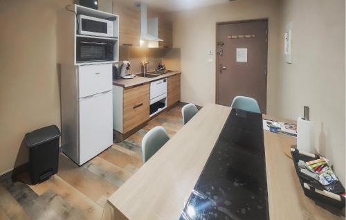 Saint-Chinian Apartment | Cozy Apartment In Saint Chinian