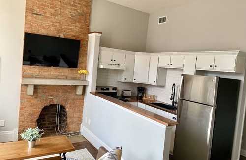 Covington House | Cozy Apartment in the Heart of MainStrasse