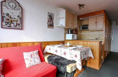 Val-Thorens Apartment | Cozy Apartment in Val Thorens - 4 Guests, South-Facing Balcony, Ski-In/Ski-Out