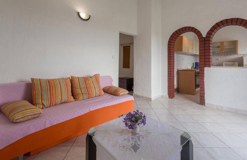 Zbandaj Apartment | Cozy apartment in Zbandaj with WiFi