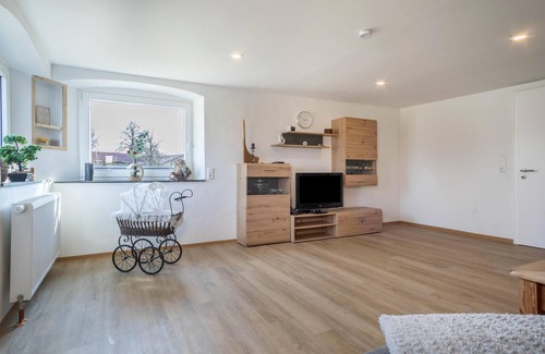Grunkraut Apartment | Cozy Apartment 'Lochdomizil' with Mountain View, Garden & Wi-Fi