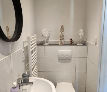 Neusass Old Town Apartment | Cozy Apartment mit WIFI, Aufzug & Kostenlos Parken EL-Living