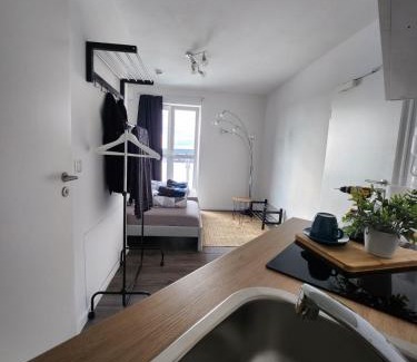 Neusass Old Town Apartment | Cozy Apartment mit WIFI, Aufzug & Kostenlos Parken EL-Living