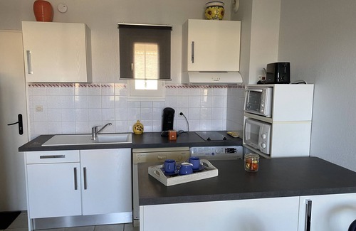 Valras-Plage Apartment | COZY APARTMENT, MODERN, BRIGHT, BEAUTIFUL SWIMMING POOL 4 PERS. FULLY RENOVATED