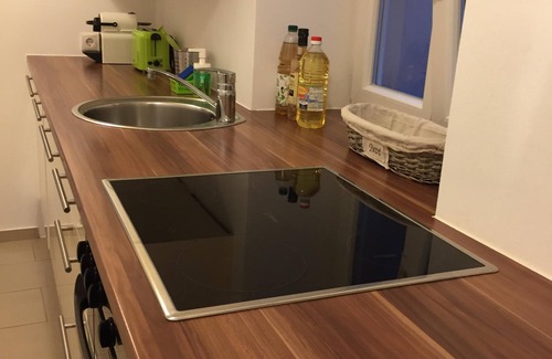 Penzing Apartment | Cozy apartment near Schönbrunn Palace - 20 minutes into the city