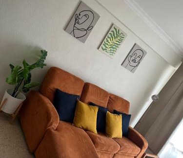 Leon XIII-Los Naranjos Apartment | Cozy apartment next to center