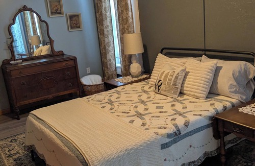 Antes Fort Apartment | Cozy apartment on the Susquehanna river and near Pine Creek Rails to Trails.