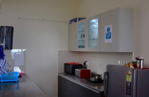 Chicalim Apartment | Cozy Apartment w/sea facing views w/all amenities including an infinity pool