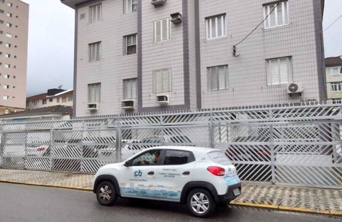 Canto do Forte Apartment | Cozy apartment with Wi-Fi and air conditioning in the bedroom,