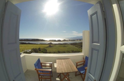 Naxos Apartment | Cozy apartment, with amazing sea views, privacy, next to beach