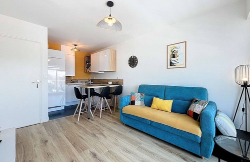 Granville Apartment | Cozy apartment with balcony, Granville port, 2 people