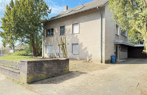 Leverkusen Apartment | Cozy apartment with 3 single beds & kitchen in Leverkusen