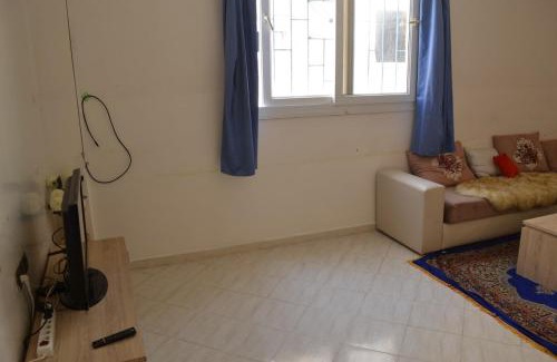 Bensergao Apartment | "Cozy apartment with essentials - 10-min drive to the beach and souk"