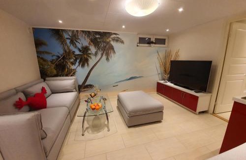 Huddinge Municipality Apartment | Cozy apartment with garden