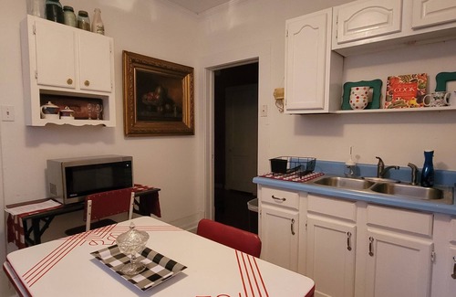 Grand Bay Apartment | Cozy Apartment with kitchen in Historic Home, near beaches, Mobile & Pascagoula