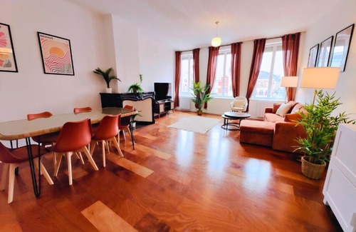 Tourcoing Apartment | Cozy Apartment with View of the Grand Place 6 p
