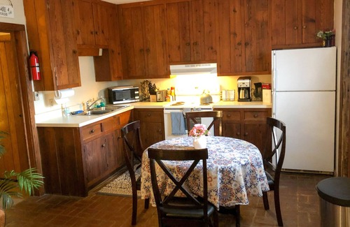 Kabletown House | Cozy Apt in Harpers Ferry by the lake!