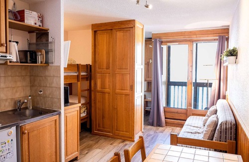 Val-Thorens Apartment | Cozy apt in Val Thorens for 4, near slopes and amenities