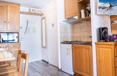 Val-Thorens Apartment | Cozy apt in Val Thorens for 4, near slopes and amenities