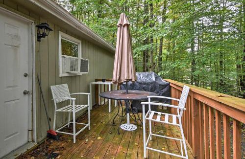 Pocono Lake House | Cozy Arrowhead Lake Home with Sunroom and Pool Access!