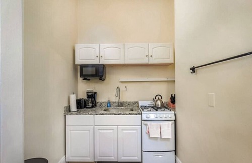 Back Bay West Apartment | Cozy Back Bay | 1Br / 1Bth