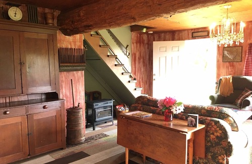 Snohomish House | Cozy Barn House Retreat with Country Charm