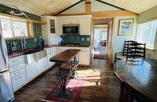 Bayfield Apartment | Cozy Barn Loft Apartment. Perfect for Couples, Hunters, and more!