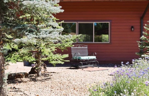 Pinetop Condo | Cozy Basecamp in the White Mountains 1BR