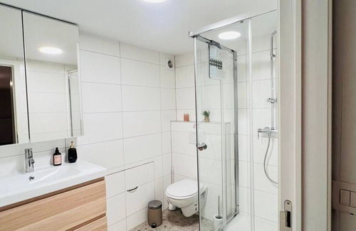 Klein-Antwerpen Apartment | Cozy Basement Fashion District by Oneluxstay