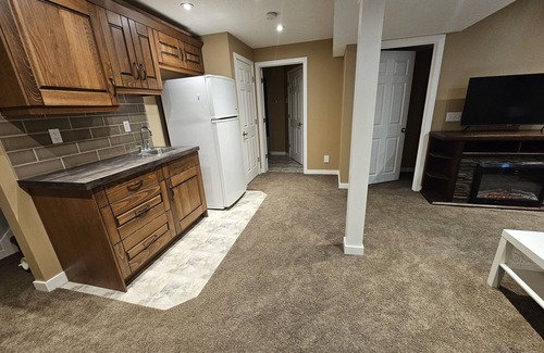 Southeast Calgary Apartment | Cozy basement suite